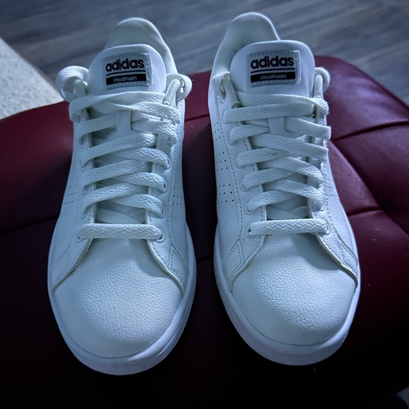 Adidas athletic shoes - Picture 2 of 7